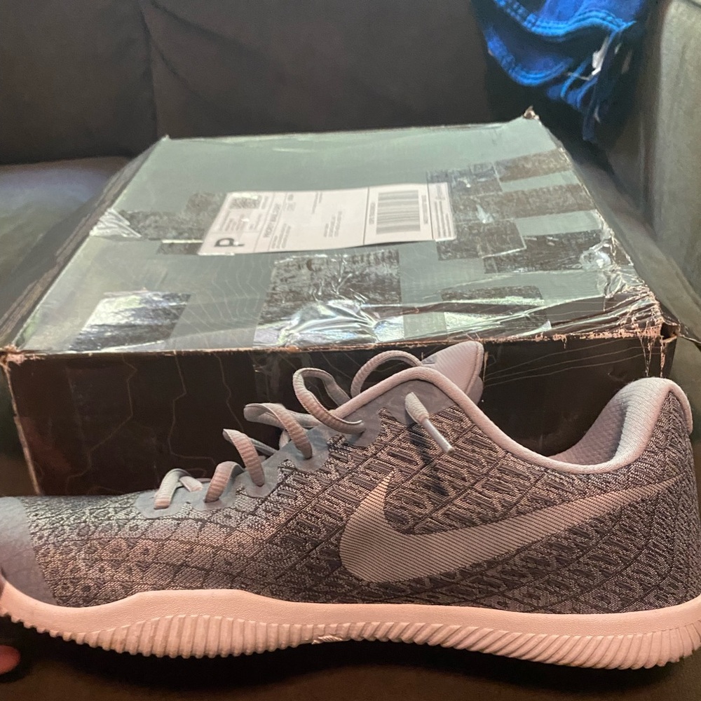 2017 Kobe- Mamba Instinct 'Pure Platinum'